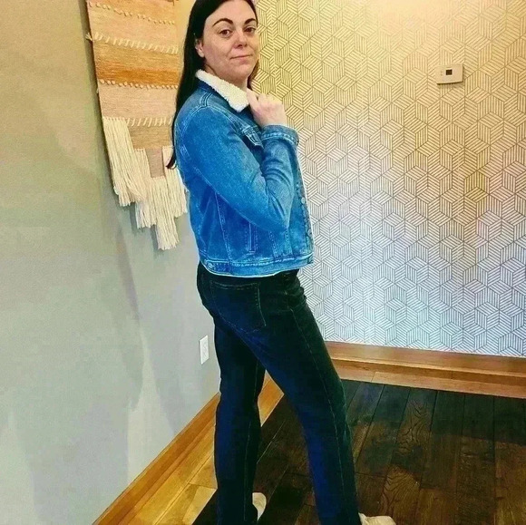 Gap for GOOD Classic Light Weight Denim Jacket w/ Wool Collar - Picture 4 of 5